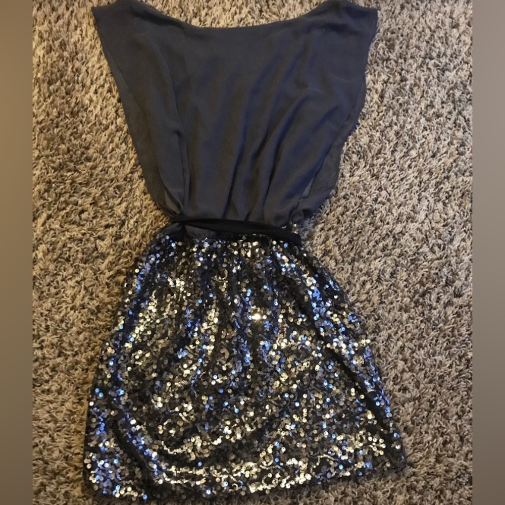 Juniors Candies sequined Gray/Silver Dress ( Size Medium) CUTE!!! - Picture 2 of 5